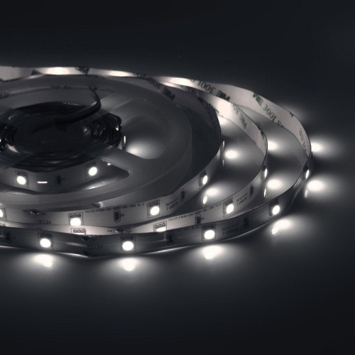 Светодиодная лента Apeyron 7,2W/m 30LED/m 5050SMD холодный белый 5M 10-40 Светодиодная лента Apeyron 7,2W/m 30LED/m 5050SMD холодный белый 5M 10-40