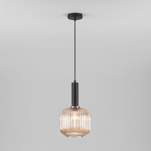 Подвесной светильник Eurosvet 50182/1 янтарь Подвесной светильник Eurosvet 50182/1 янтарь