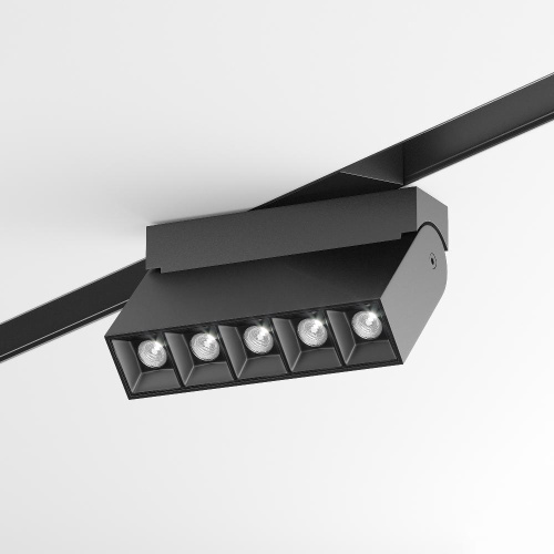 Трековый светодиодный светильник для магнитного шинопровода Maytoni Track lamps TR015-2-10W4K-B Трековый светодиодный светильник для магнитного шинопровода Maytoni Track lamps TR015-2-10W4K-B