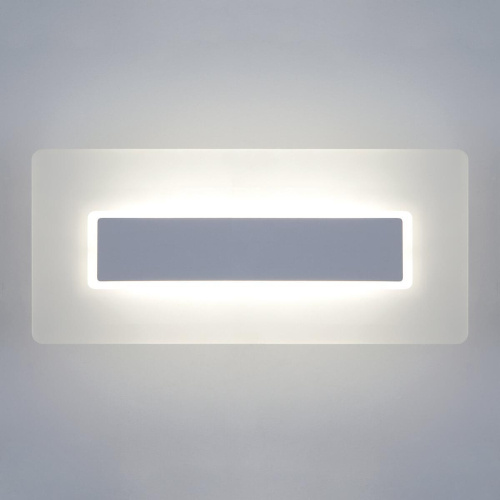 Настенный светодиодный светильник Eurosvet Square 40132/1 Led белый Настенный светодиодный светильник Eurosvet Square 40132/1 Led белый